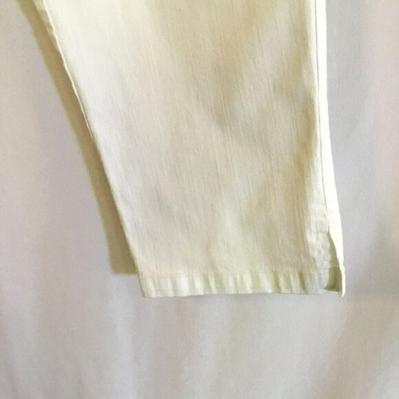Dress Barn Capris 5-Pocket Stretch Denim in Bright White Women's Sz 12 High Rise - Picture 4 of 9